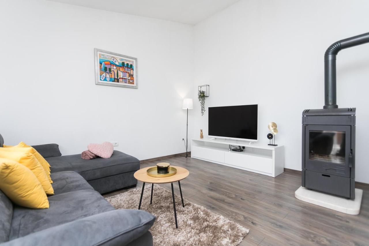 Bloom Apartment
